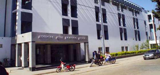 El ministro Chagra Dib visitó el hospital de Tartagal