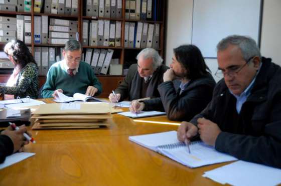 El Gobierno pavimentará varias calles de barrio Limache