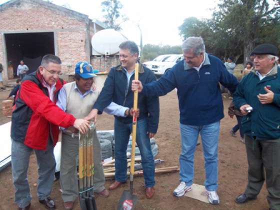 Entregaron materiales para granjas familiares en comunidades originarias