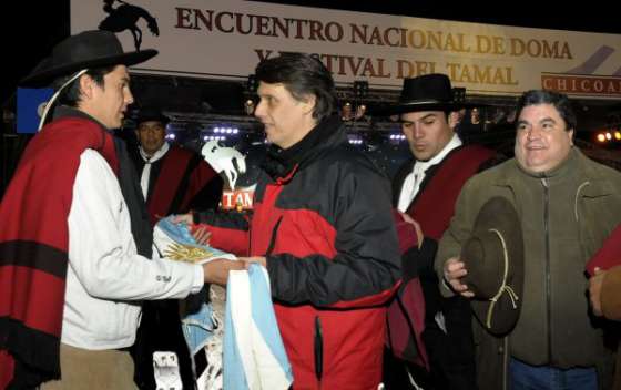 El ministro Kosiner participó en la apertura del Festival de Chicoana