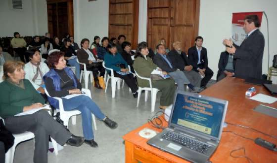 Capacitan a personal de bibliotecas