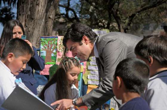 Urtubey felicitó a alumnos y docentes del colegio Madre Teresa de Calcuta