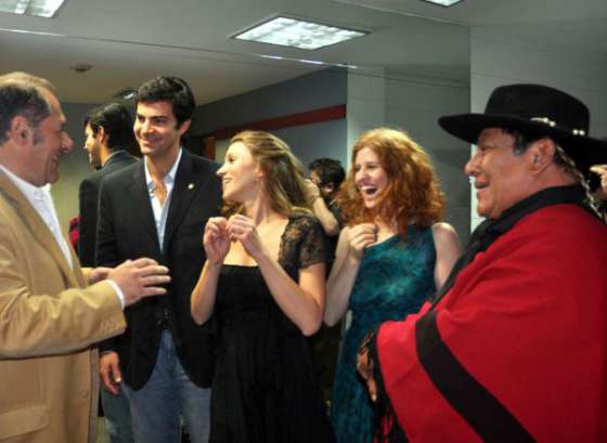 El gobernador Urtubey en la presentación de Eva Sola y Nadia Szachniuk