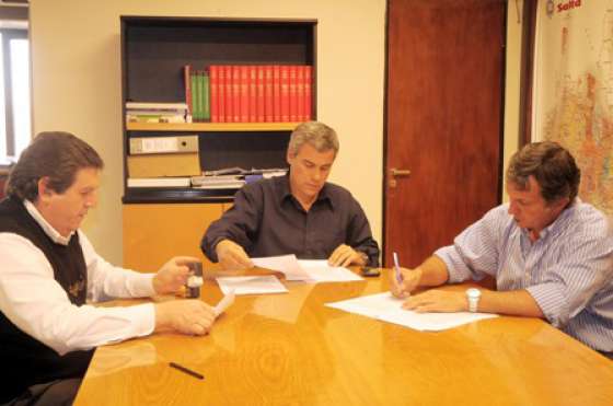 Vecinos de La Viña contarán con sus terrenos antes de fin de año