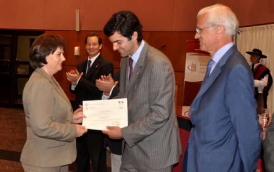 Urtubey entregó certificados de capacitación a funcionarios salteños