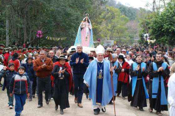 Una multitud renovó su fe en la Virgen de la Peña