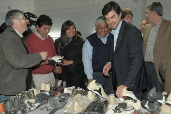 Urtubey participó de la inauguración de una fábrica de calzados en Rosario de Lerma