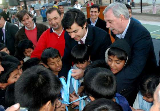 El barrio Manuel J. Castilla cuenta con su propio playón deportivo