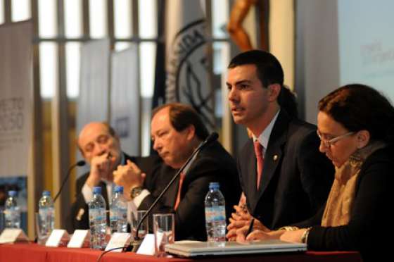 En un foro sobre educación, Urtubey marcó la necesidad de una reforma estructural