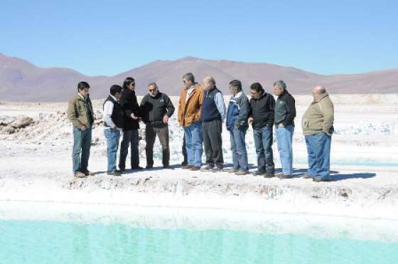 Funcionarios recorrieron minas que producen litio y plata en el departamento Los Andes