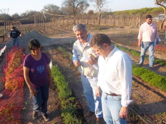 Mujeres de Misión Chaqueña trabajan en artesanías y en huertas familiares