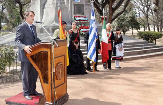 Kosiner encabezó los actos  por el día del Inmigrante