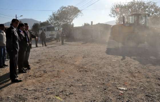 Demolieron refugio de delincuentes en Villa Juanita