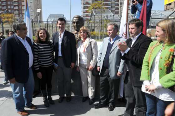 Se descubrió en Buenos Aires un busto de Mariano Boedo donado por el Gobierno de Salta