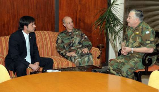 El ministro Troyano se reunió con jefes del Ejército Argentino