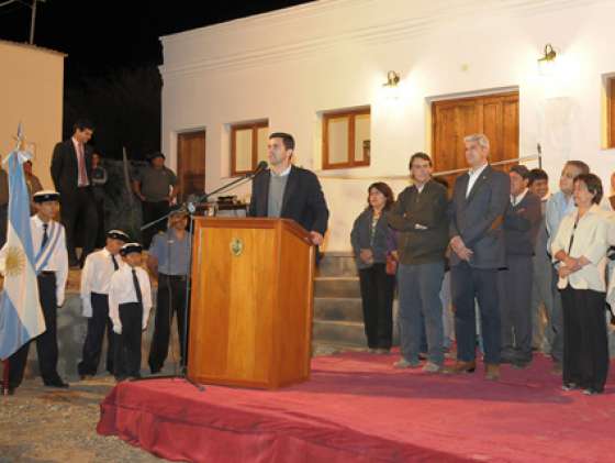 Vecinos de Cachi tienen iluminación y un mercado para la exposición  de productos artesanales