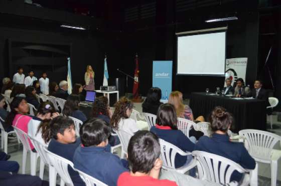 Presentaron el libro Historias del Agua contadas por Niños