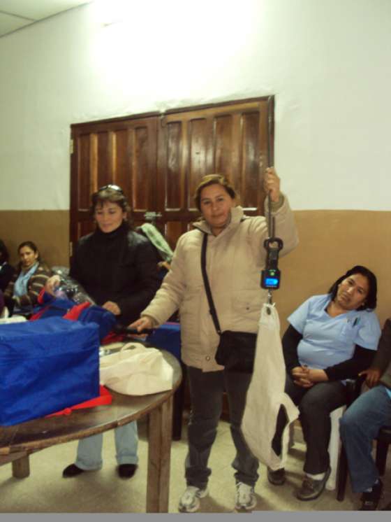 Nuevo equipamiento Salud Pública entregó 100 netbooks y 1.200 balanzas a agentes sanitarios