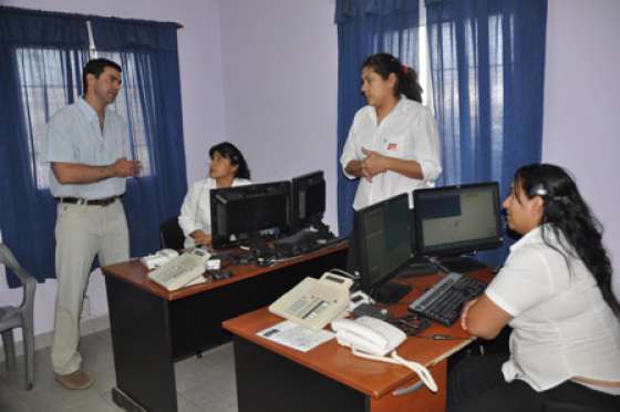 Urtubey visitó la central del servicio 9-1-1 para el departamento Orán