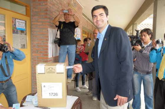 El gobernador Urtubey emitió su voto en las elecciones nacionales
