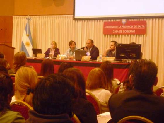 Dib Ashur disertó en el Encuentro Nacional de Artes y Oficios