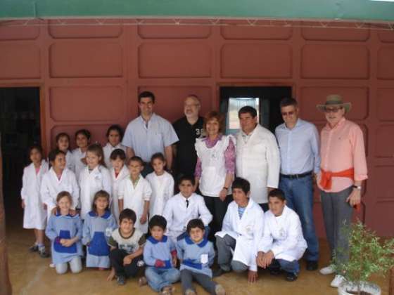 El Gobernador visitó la escuela del paraje Los Pozos