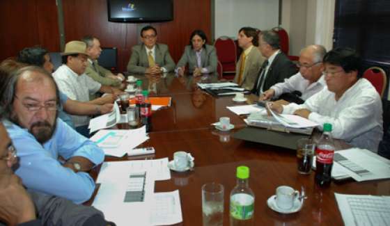 Los ministros Parodi y Chagra Dib se reunieron con delegados del sector salud