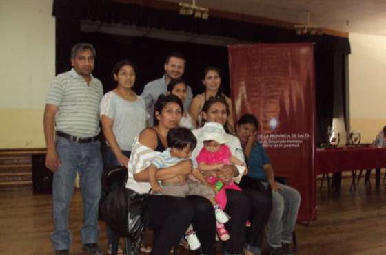 Se sorteó en Las Lajitas un cupo de viviendas para familias de jóvenes