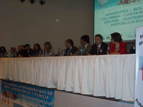 Debaten políticas latinoamericanas para la infancia y adolescencia