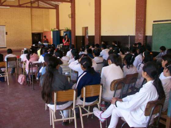 Siguen las actividades de prevención de la Policía de Salta en escuelas