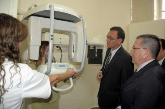 El Gobierno inauguró un nuevo servicio para pacientes odontológicos sin obra social