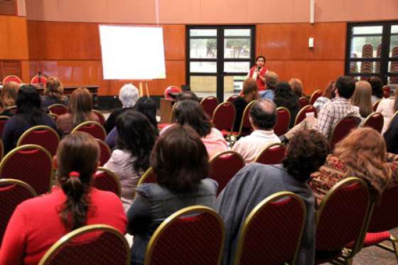 Capacitaron sobre sismo a empleados del Centro Cívico Grand Bourg