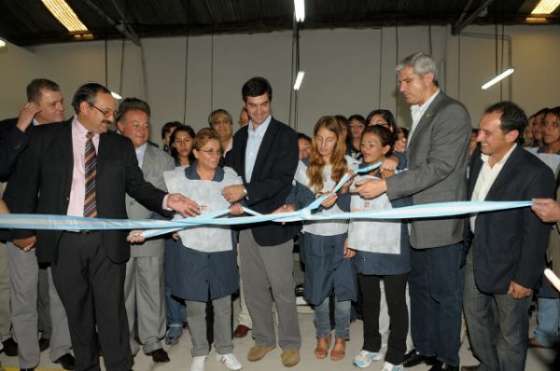 Urtubey inauguró una importante fábrica textil en Tartagal