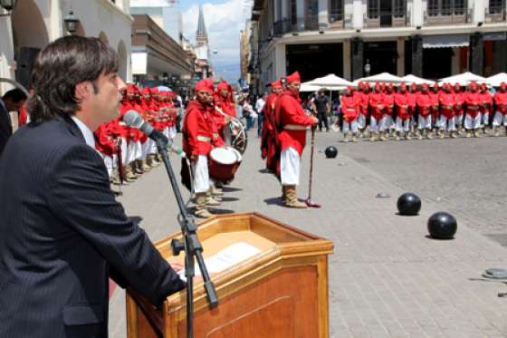 Troyano encabezó el acto del Día de la Soberanía