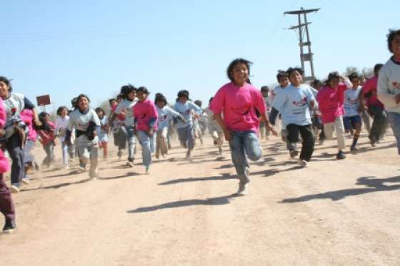 Promueven la alimentación saludable de comunidades originarias con un maratón