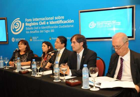 El ministro de Gobierno disertó sobre Estado Civil e Identificación Ciudadana
