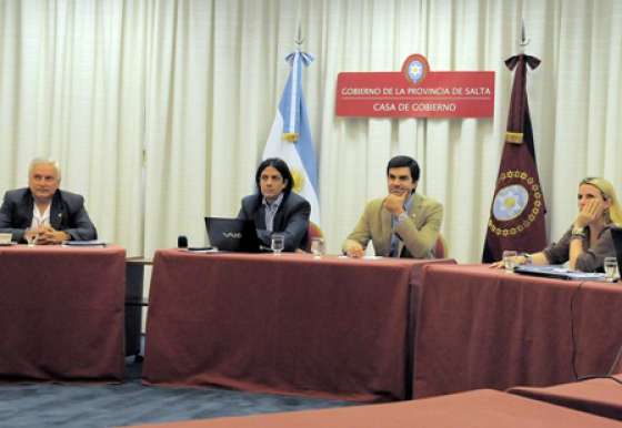 Urtubey delineó acciones de gobierno con las áreas de Salud y Derechos Humanos