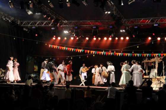 Con el Ballet Folklórico, comenzó el jueves la fiesta cultural de fin de año