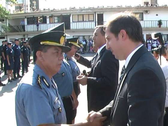 Sylvester participó de la Ceremonia de Ascenso de la  Policía