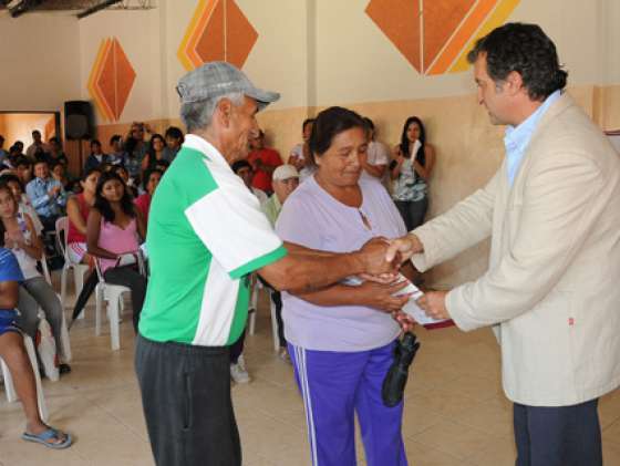 Familias de barrio Solidaridad ya son propietarias