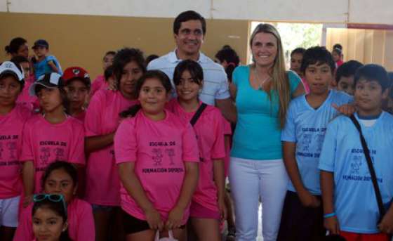 Más de 800 chicos asisten a la Escuela Deportiva de Verano