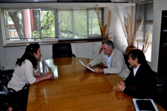 El Gobierno coordinará tareas con la fundación Ceos - Sol