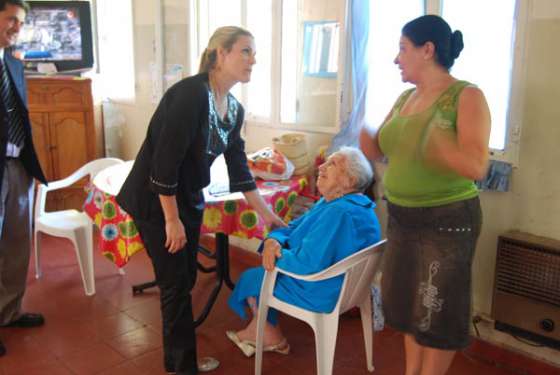 La ministra Pace visitó los hogares Nazaret y Santa Ana