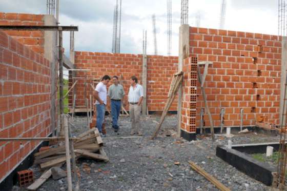 Funcionarios de Obras Públicas recorrieron obras que ejecuta la U.C.E.P.E.