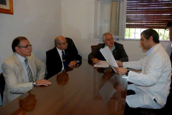 Asumieron nuevos gerentes de los hospitales San Bernardo y Oñativia
