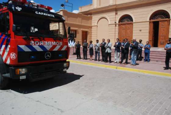 Puesta en funcionamiento de la Brigada de Drogas Peligrosas y entrega de autobomba en Cafayate