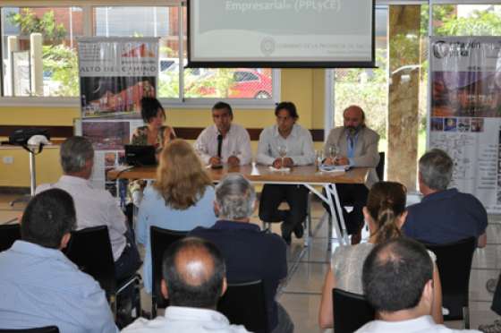 Encuentro con empresarios de Güemes