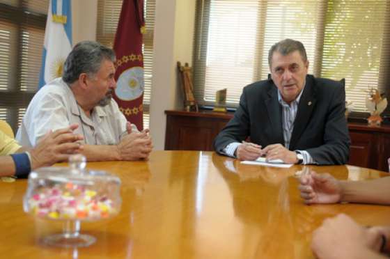 El ministro Loutaif recibió al dirigente social Raúl Castells