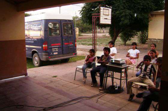 El Cine Móvil se presenta para los chicos en las Escuelas de Verano