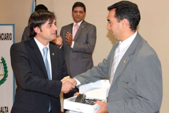 Entrega de mobiliario y equipos de comunicación para el Servicio Penitenciario